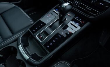 Porsche Macan GTS 25