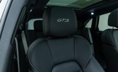 Porsche Macan GTS 15