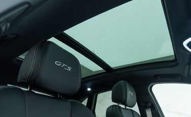 Porsche Macan GTS 16