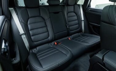 Porsche Macan GTS 17