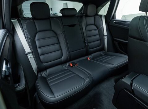 Porsche Macan GTS 17