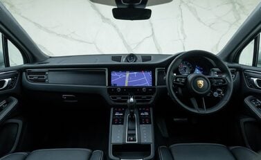 Porsche Macan GTS 21