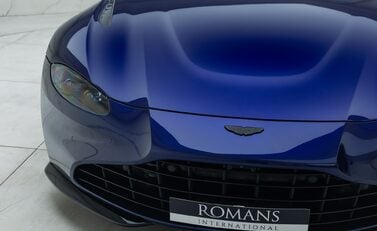 Aston Martin V8 Vantage ROADSTER 30