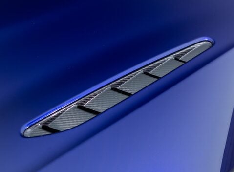 Aston Martin V8 Vantage ROADSTER 32