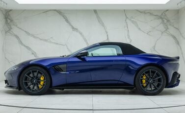 Aston Martin V8 Vantage ROADSTER 7