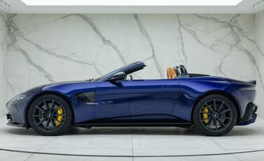 Aston Martin V8 Vantage ROADSTER 6