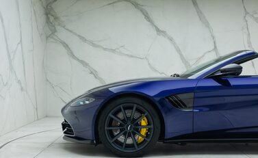 Aston Martin V8 Vantage ROADSTER 42