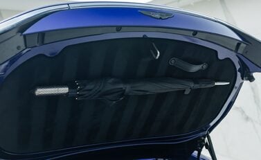 Aston Martin V8 Vantage ROADSTER 40