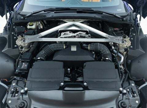 Aston Martin V8 Vantage ROADSTER 45