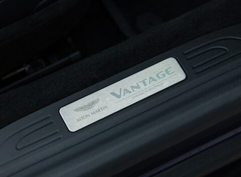 Aston Martin V8 Vantage ROADSTER 26