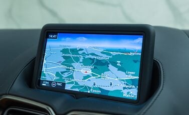 Aston Martin V8 Vantage ROADSTER 23