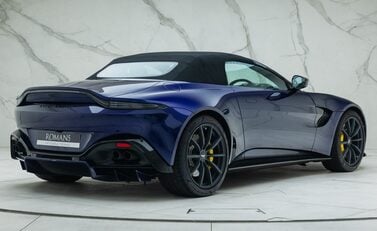 Aston Martin V8 Vantage ROADSTER 8
