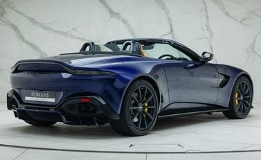 Aston Martin V8 Vantage ROADSTER 9