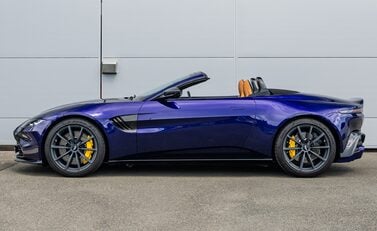 Aston Martin V8 Vantage ROADSTER 4