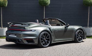 Porsche 911 Turbo S Cabriolet (992) 4