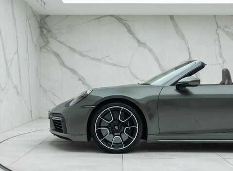 Porsche 911 Turbo S Cabriolet (992) 42