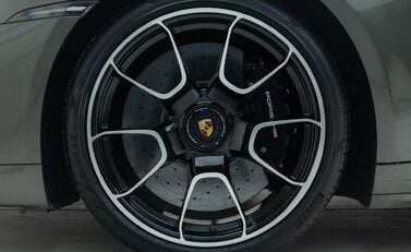 Porsche 911 Turbo S Cabriolet (992) 31