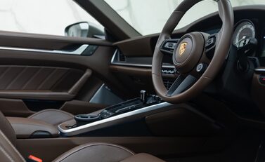 Porsche 911 Turbo S Cabriolet (992) 16