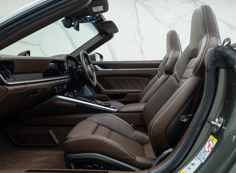 Porsche 911 Turbo S Cabriolet (992) 20