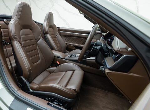 Porsche 911 Turbo S Cabriolet (992) 17