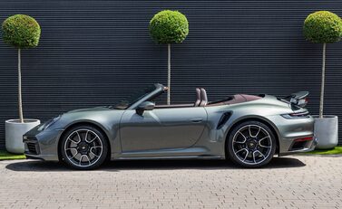 Porsche 911 Turbo S Cabriolet (992) 3