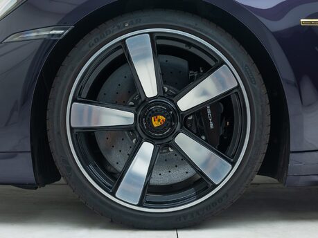 Porsche 911 SPORT CLASSIC (992)