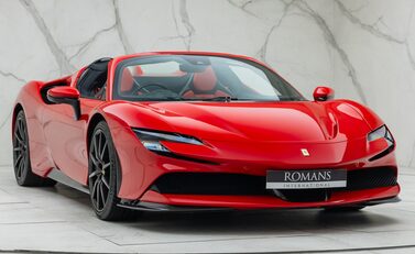 Ferrari SF90 Spider 12