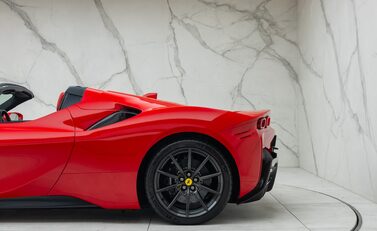 Ferrari SF90 Spider 47