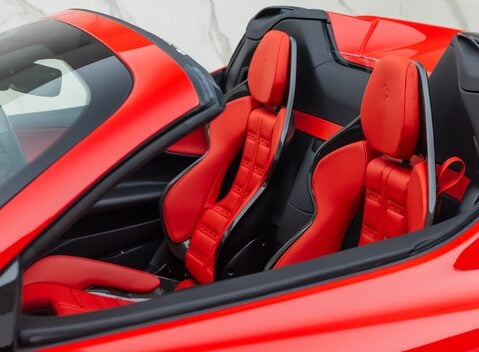 Ferrari SF90 Spider 38