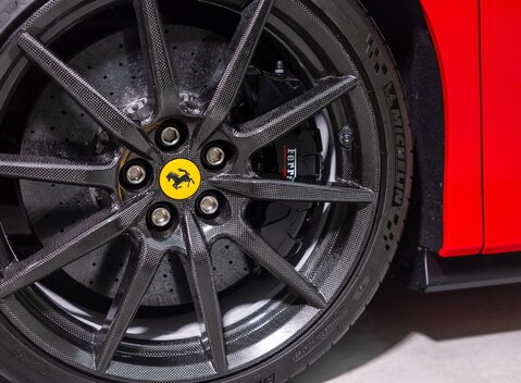 Ferrari SF90 Spider 35