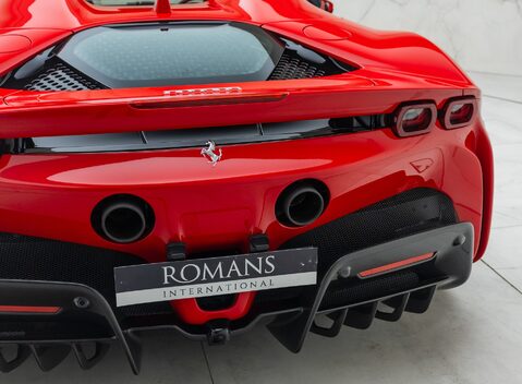 Ferrari SF90 Spider 32