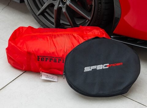 Ferrari SF90 Spider 44