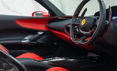 Ferrari SF90 Spider 16
