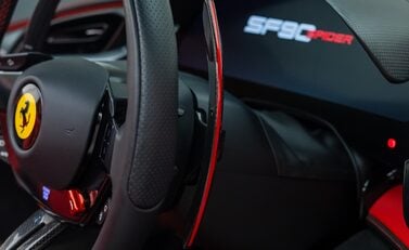 Ferrari SF90 Spider 17