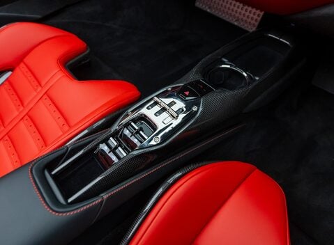 Ferrari SF90 Spider 26