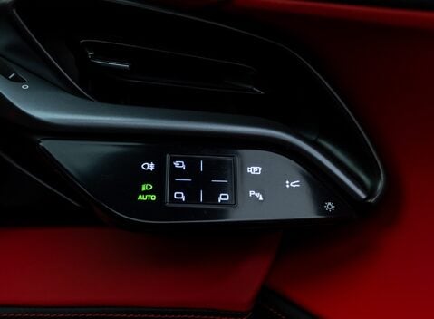 Ferrari SF90 Spider 27