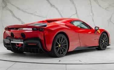 Ferrari SF90 Spider 8