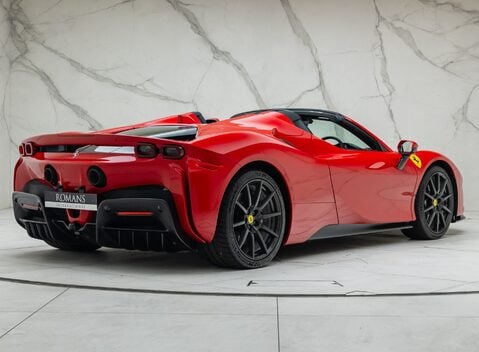 Ferrari SF90 Spider 9