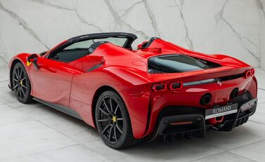 Ferrari SF90 Spider 15