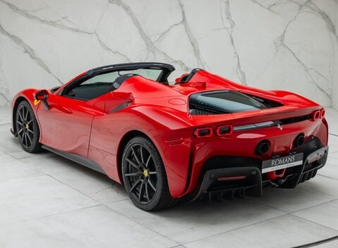 Ferrari SF90 Spider 15