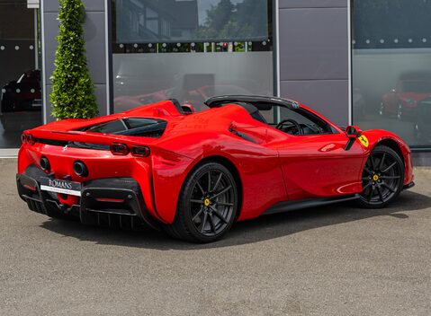 Ferrari SF90 Spider 4