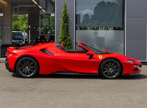 Ferrari SF90 Spider 3