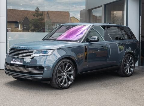 Land Rover Range Rover P530 SV 2