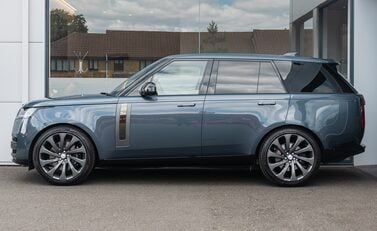 Land Rover Range Rover P530 SV 3