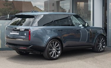 Land Rover Range Rover P530 SV 4