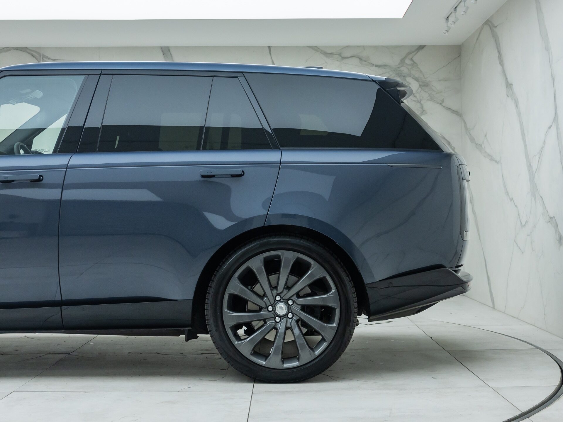 Used Land Rover Range Rover P530 SV for sale | Varesine Blue Metallic
