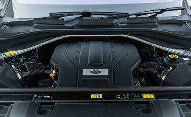 Land Rover Range Rover P530 SV 39