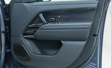 Land Rover Range Rover P530 SV 29