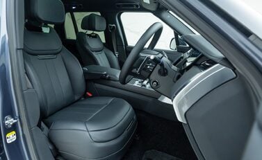 Land Rover Range Rover P530 SV 14