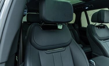 Land Rover Range Rover P530 SV 15